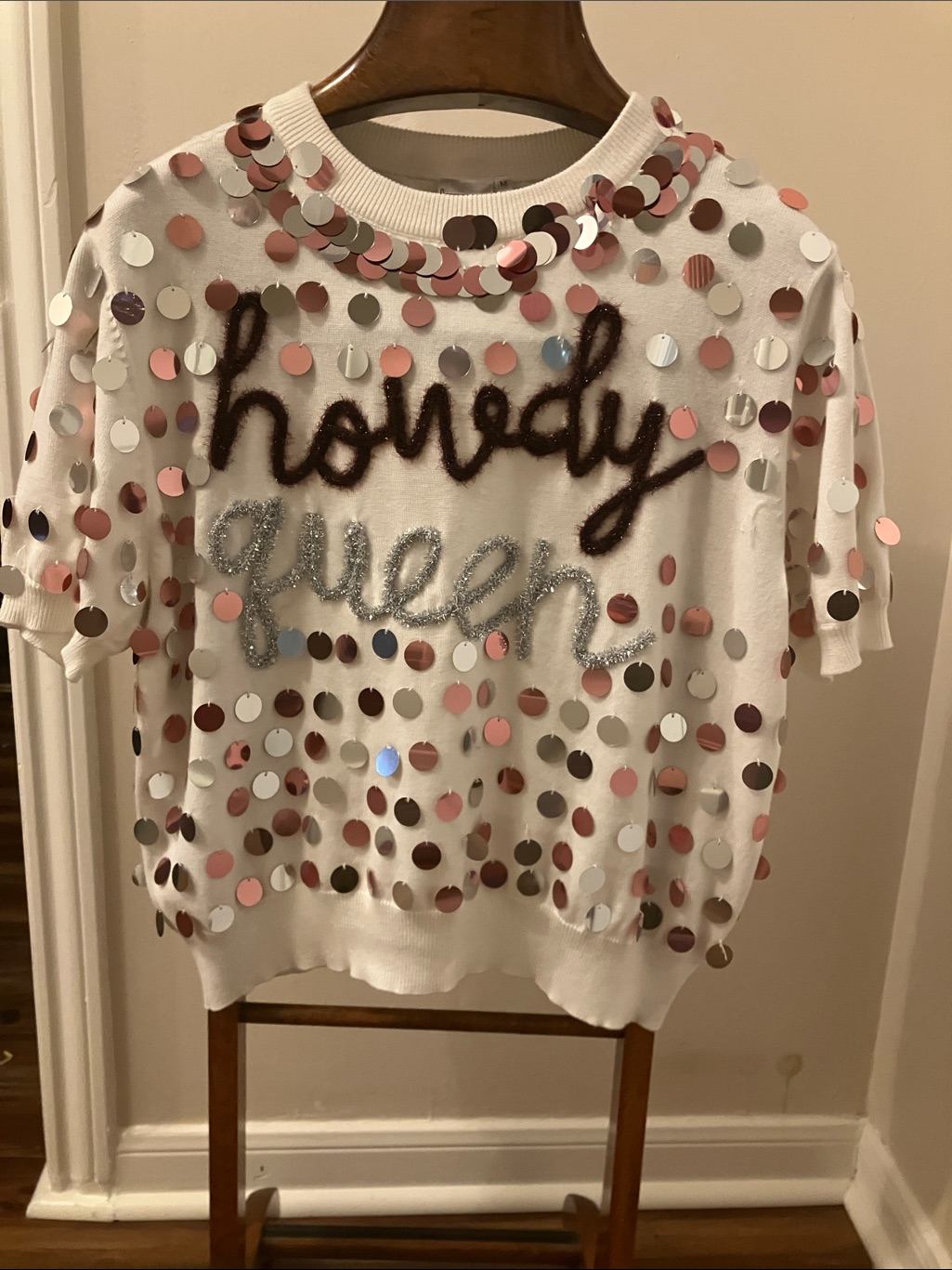 White 'Howdy Queen' Sequin Short Sleeve Sweater